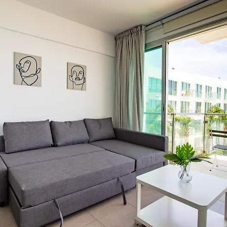 Stunning Sea-views Apt, Protarász