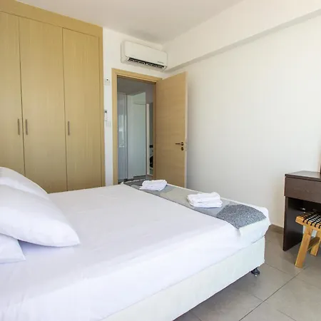Stunning Sea-views Apt, Protarász